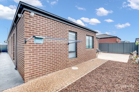 Property photo of 10 Sustainable Drive Craigieburn VIC 3064