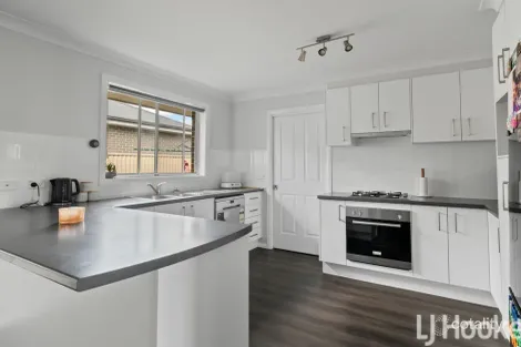 Property photo of 32 McGillan Drive Kelso NSW 2795