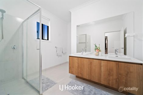 Property photo of 39 Warmbrunn Crescent Berwick VIC 3806