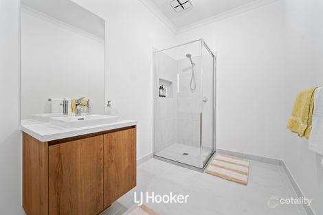Property photo of 39 Warmbrunn Crescent Berwick VIC 3806