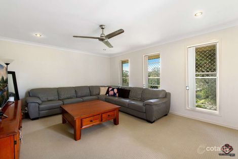 Property photo of 27 Hanover Drive Pimpama QLD 4209