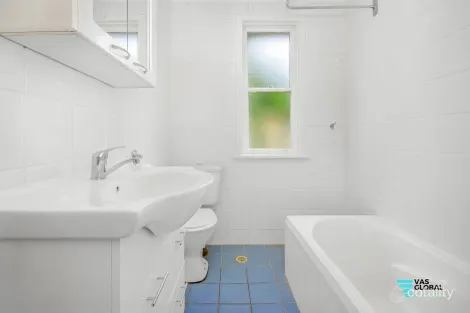 Property photo of 13 Samoa Place Lethbridge Park NSW 2770