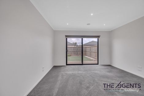 Property photo of 16 Sloane Street Werribee VIC 3030