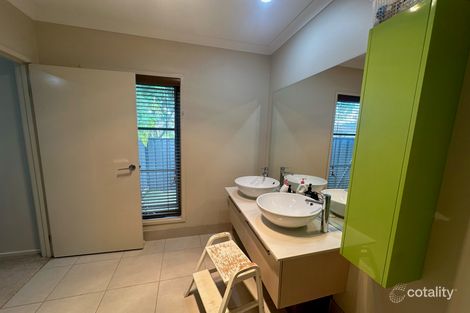 Property photo of 28 Grattan Street South Morang VIC 3752