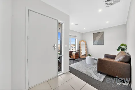 Property photo of 4 Visor Street Manor Lakes VIC 3024