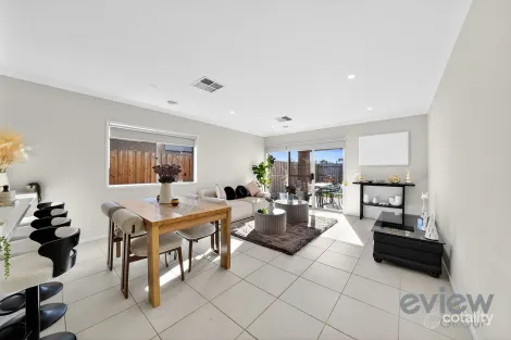 Property photo of 4 Visor Street Manor Lakes VIC 3024
