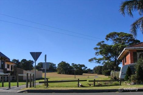 82 The Esplanade, Oak Flats, NSW 2529