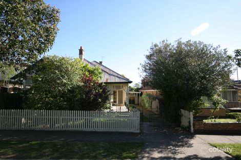 40 Laurel Bank Pde, Newtown, VIC 3220