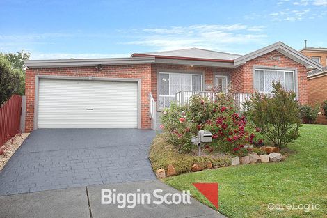 Property photo of 10 Oakleaf Place Narre Warren South VIC 3805