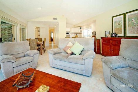 Property photo of 15 Edgeworth Place Helensvale QLD 4212