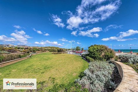 Property photo of 72 Jindalee Boulevard Jindalee WA 6036