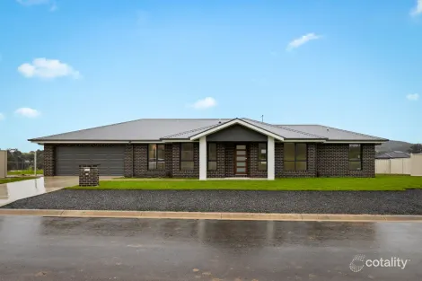 4 Frew Ct, Hamilton Valley, NSW 2641