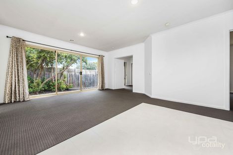 Property photo of 18 Tintern Loop Hillside VIC 3037