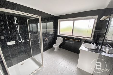 Property photo of 17 Tinworth Avenue Mount Clear VIC 3350