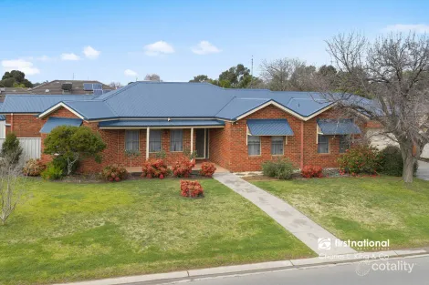 8 SHETLAND DR, MOAMA, NSW 2731
