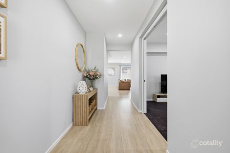 Property photo of 10 Honeysuckle Crescent Bridgeman Downs QLD 4035