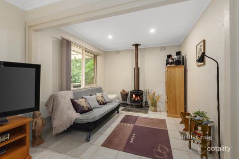 Property photo of 14 Heddon Court Eltham VIC 3095