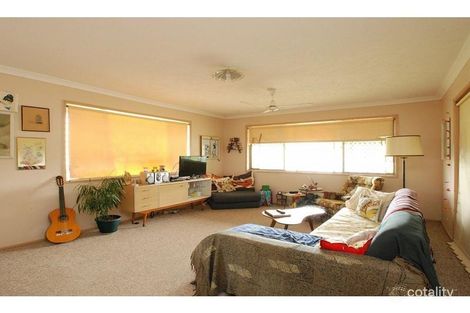 Property photo of 32 Miami Shore Parade Miami QLD 4220