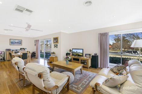 Property photo of 1/5 Brudenell Drive Jerrabomberra NSW 2619