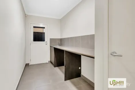 Property photo of 34 Ramlegh Boulevard Clyde North VIC 3978