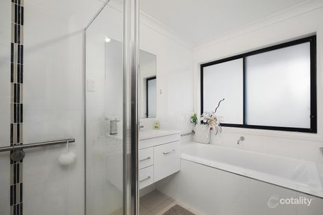 Property photo of 28 Robertson Road Killarney Vale NSW 2261
