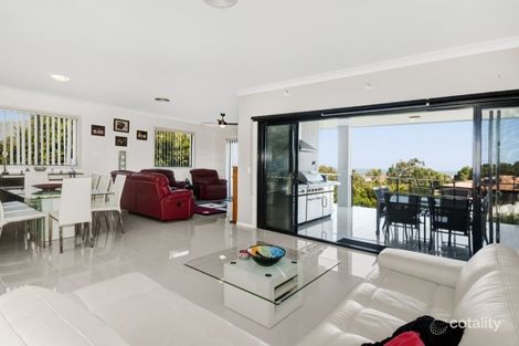 Property photo of 32 Warrambool Road Ocean Shores NSW 2483