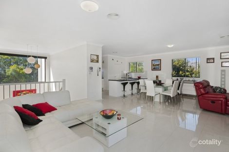 Property photo of 32 Warrambool Road Ocean Shores NSW 2483