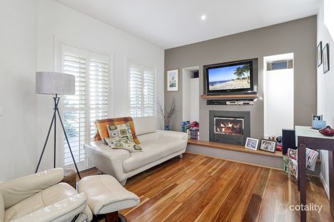 2/10 Surrey St, Mornington, VIC 3931