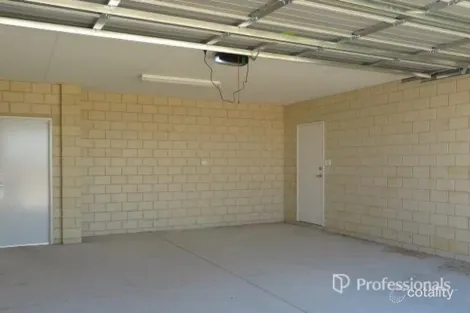 Property photo of 28 Vaucluse Way Coodanup WA 6210