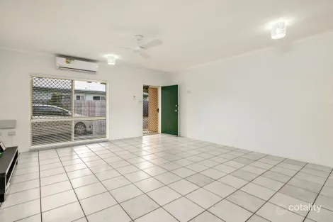 Property photo of 1/130 Robert Road Bentley Park QLD 4869