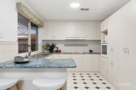 Property photo of 1 Barbados Drive Seaford Rise SA 5169