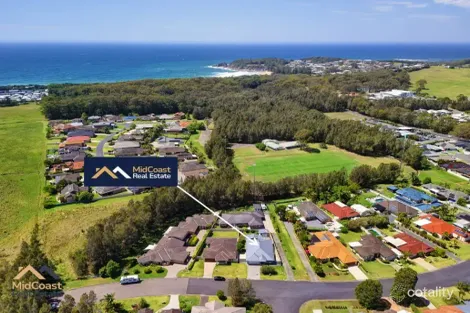 Property photo of 31 James Foster Drive Black Head NSW 2430