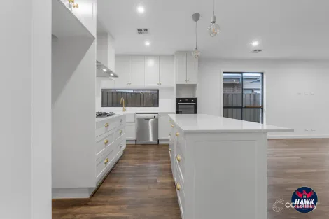 Property photo of 102 Oxalis Crescent Tralee NSW 2620