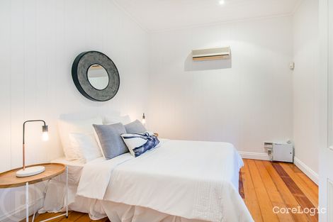 Property photo of 102 Morehead Avenue Norman Park QLD 4170