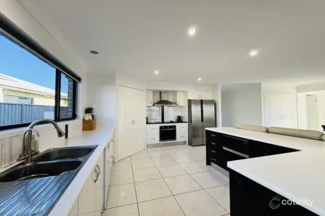 Property photo of 52 Lambert Drive Moranbah QLD 4744