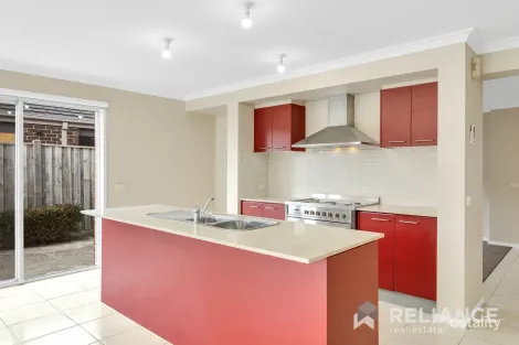 Property photo of 3 Tanoa Crescent Point Cook VIC 3030