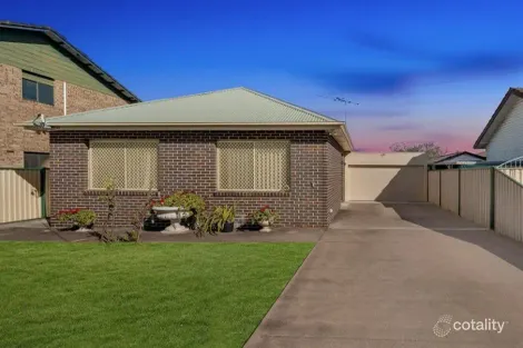 5 Wilbur St, Greenacre, NSW 2190