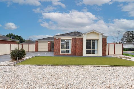 2 Sunrise Dr, Hillside, VIC 3037