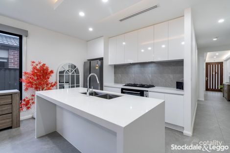 Property photo of 6 Roebling Street Craigieburn VIC 3064