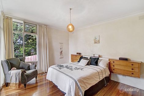 Property photo of 16 Summit Crescent Ringwood North VIC 3134