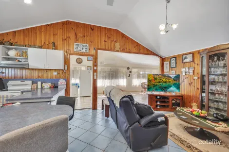 11 Redridge Cres, Redridge, QLD 4660