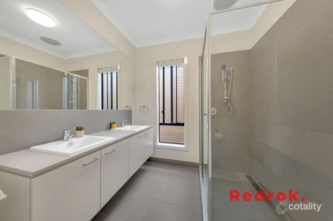 Property photo of 7 Featherwood Crescent Craigieburn VIC 3064