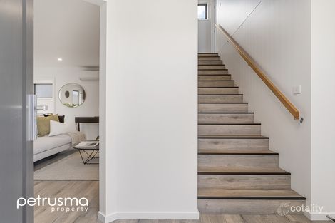Property photo of 2/30 Estramina Drive Oakdowns TAS 7019