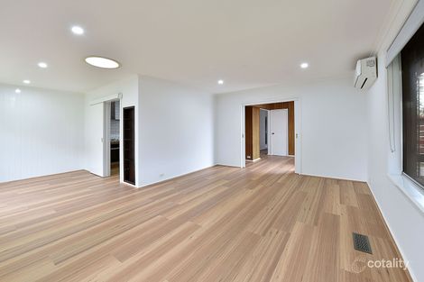Property photo of 3 Wolverton Drive Gladstone Park VIC 3043