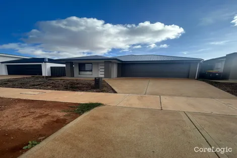 Property photo of 19 Woodhall Way Munno Para Downs SA 5115