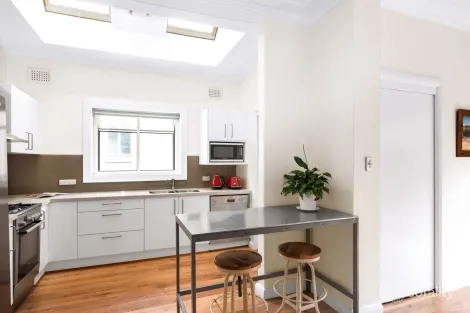 Property photo of 2/43 Greycliffe Street Queenscliff NSW 2096