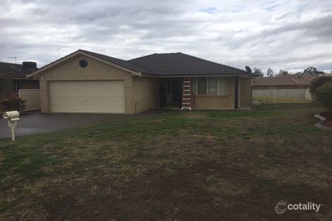 Property photo of 5 Minimbah Close Hillvue NSW 2340