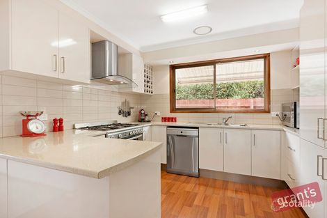 Property photo of 12 Garryowen Crescent Narre Warren VIC 3805