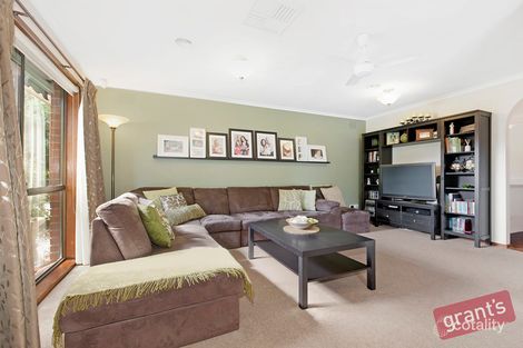 Property photo of 12 Garryowen Crescent Narre Warren VIC 3805