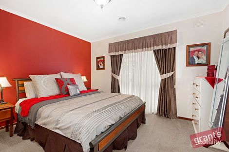 Property photo of 12 Garryowen Crescent Narre Warren VIC 3805
